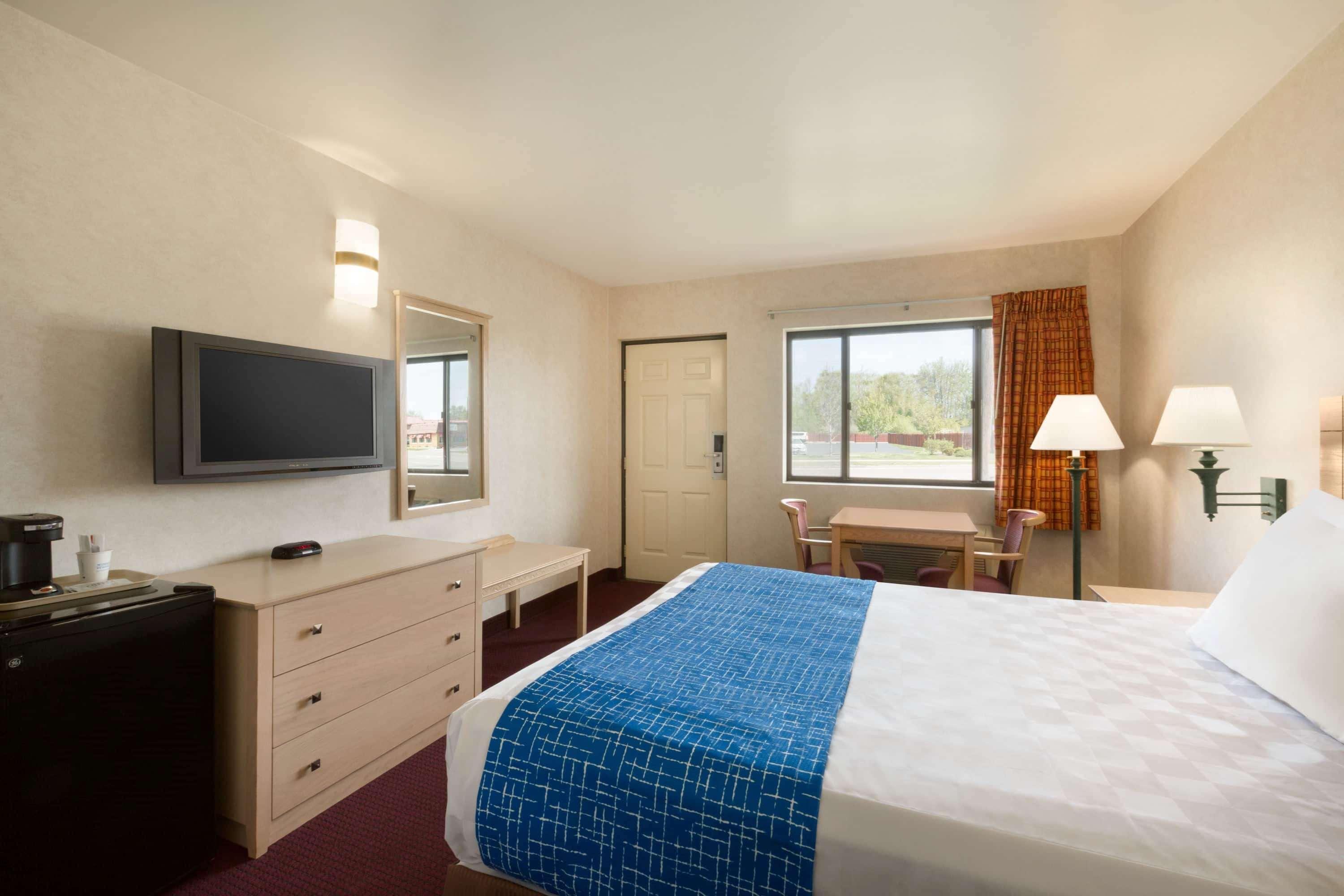 Travelodge By Wyndham Niagara Falls - New York Экстерьер фото