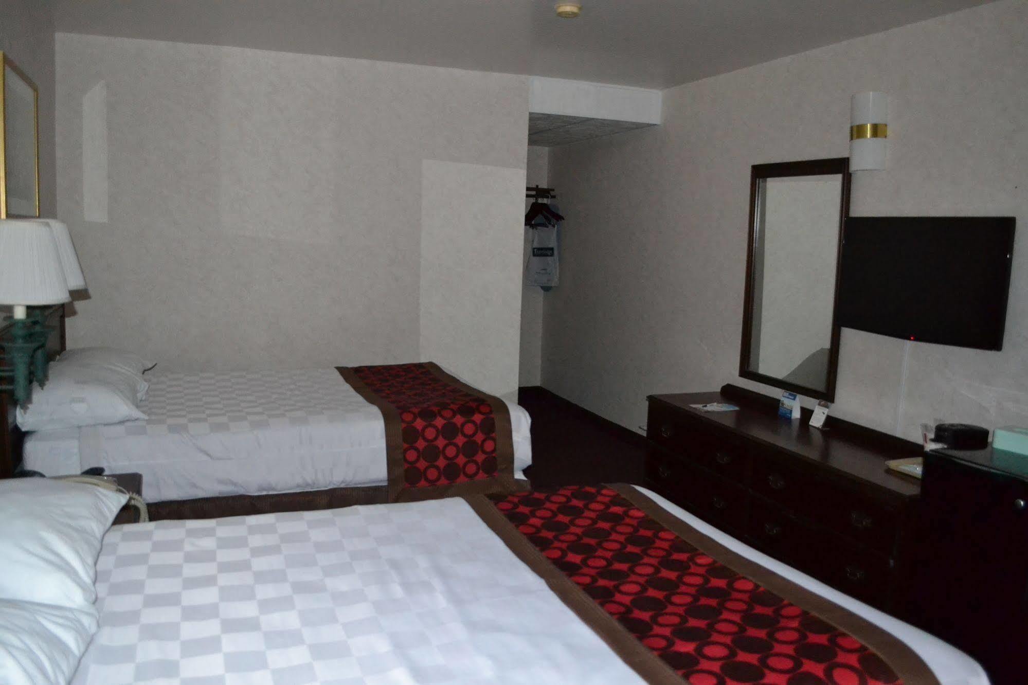 Travelodge By Wyndham Niagara Falls - New York Экстерьер фото